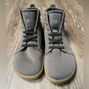 Gray High-Top Womens Shoes sz 7.5 Feelgrounds barefoot shoes